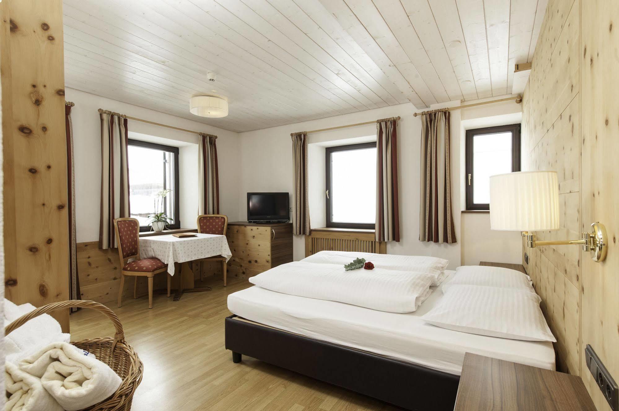 Hotel Gampen Solda Esterno foto